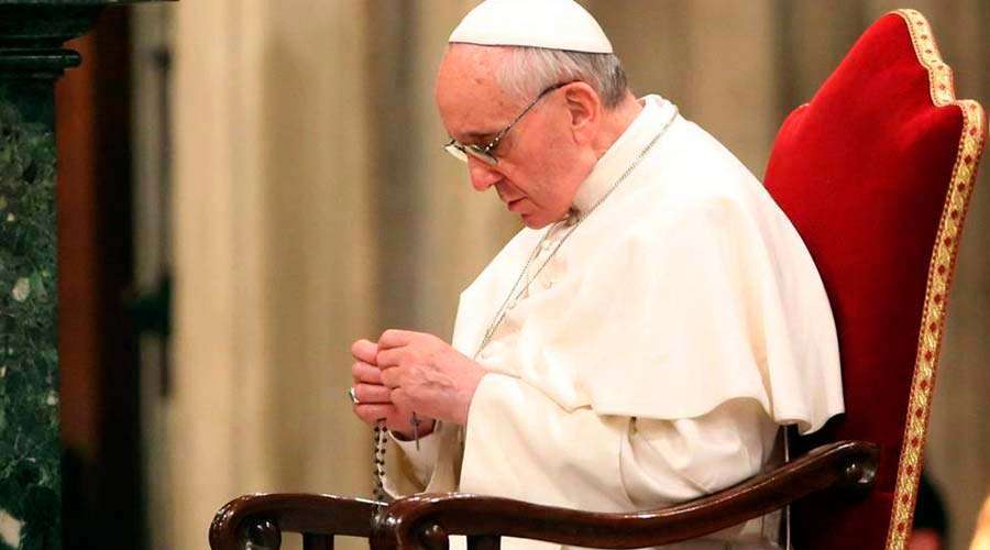 https://arquimedia.s3.amazonaws.com/375/confirmaciones/papafrancisco-rosario-071016-vaticanmediajpg.jpg